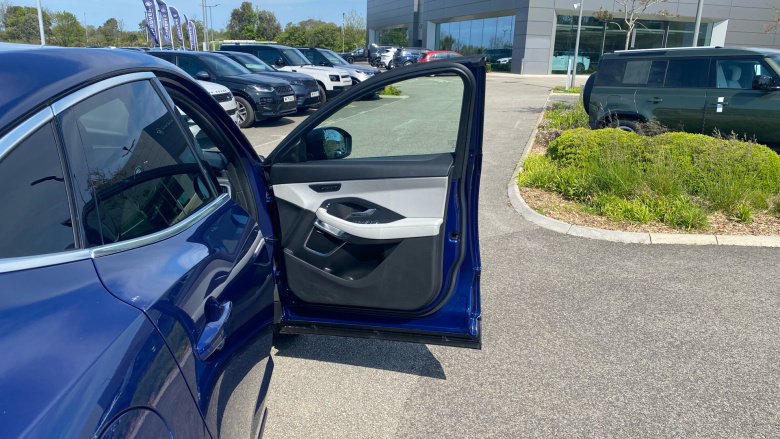 Jaguar E-Pace 1.5 P300e R-Dynamic SE 5dr Auto Estate
